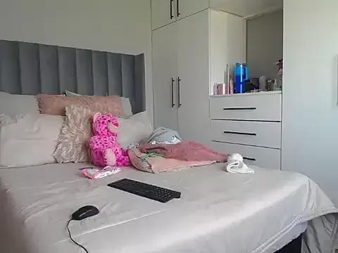 Amberbela from StripChat is Freechat