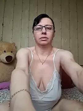 Amberhotqueen from StripChat is Freechat