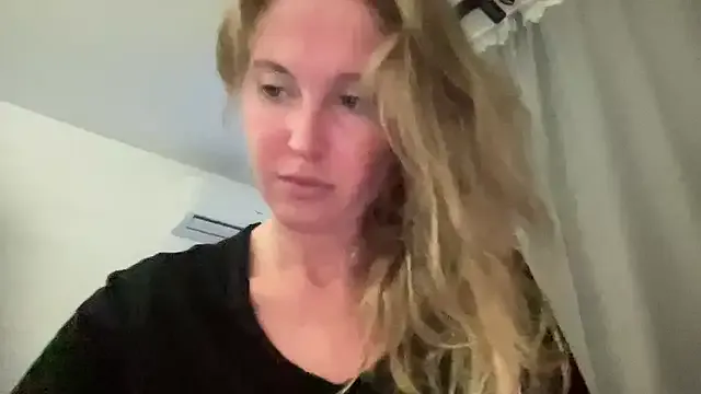 Ameli8 from StripChat is Freechat