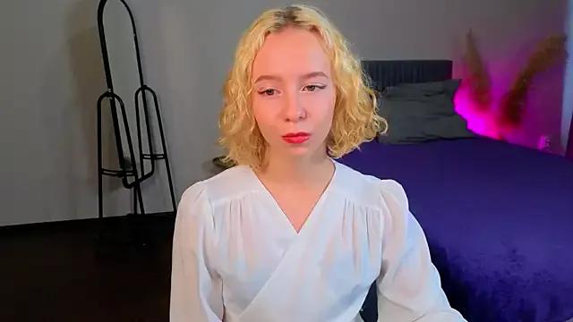 Amelia_Millz from StripChat is Freechat