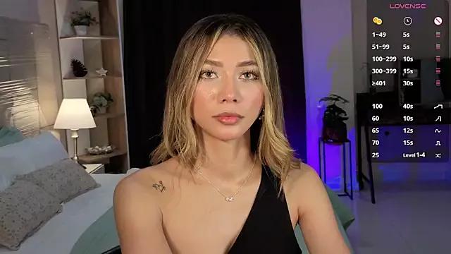 AmelieAxie from StripChat is Freechat