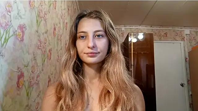 AmeliLia from StripChat is Freechat