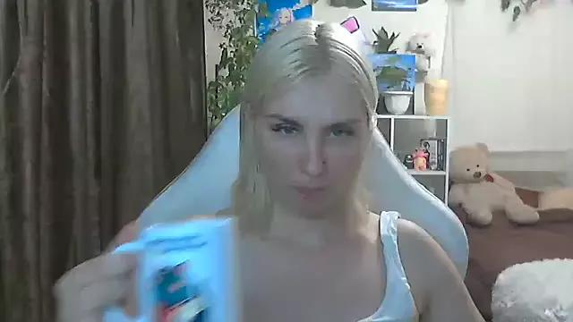 AmieNice from StripChat is Freechat