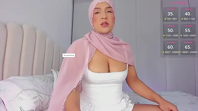 Amira-Zahra from StripChat is Freechat