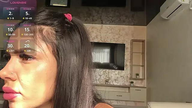 AmiraRosse from StripChat is Freechat