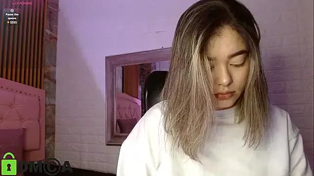 Try our streaming cams variety and talk on a personal level with our adorable girls streamers, showing off their bountiful shapes and dildos.