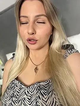 Amy_mit from StripChat