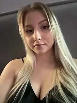 Amy_mit from StripChat