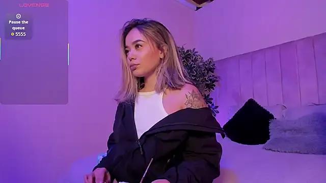 Try our streaming cams variety and talk on a personal level with our adorable girls streamers, showing off their bountiful shapes and dildos.