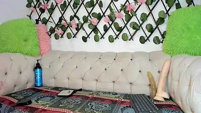 Try our streaming cams variety and talk on a personal level with our adorable girls streamers, showing off their bountiful shapes and dildos.