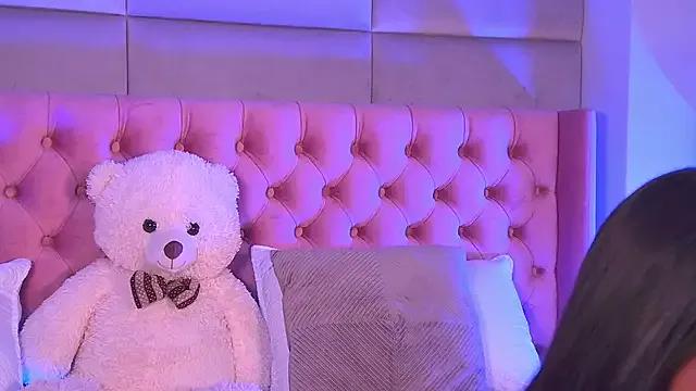 Try our streaming cams variety and talk on a personal level with our adorable girls streamers, showing off their bountiful shapes and dildos.