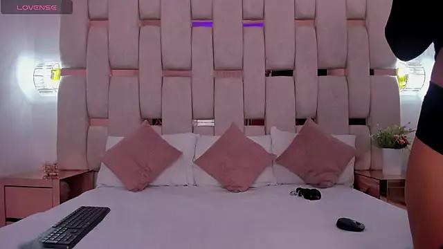 Try our streaming cams variety and talk on a personal level with our adorable girls streamers, showing off their bountiful shapes and dildos.