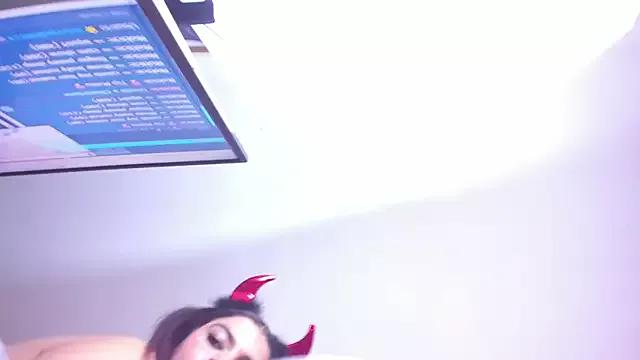 ana_foxi from StripChat is Freechat