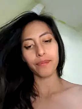 Anahi_cake on StripChat 