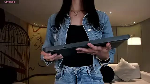AnaisNin from StripChat