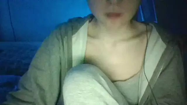 Analitayoung from StripChat is Freechat