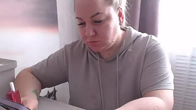 AnalQueenXXL from StripChat