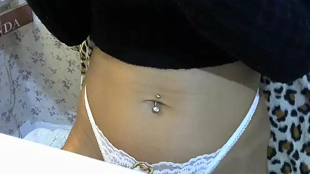 AnaLuxJulia from StripChat is Freechat