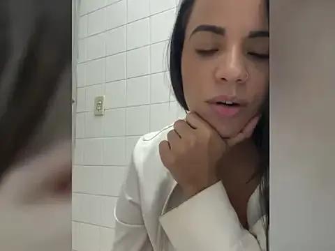 AnaPaulaxxx from StripChat is Freechat