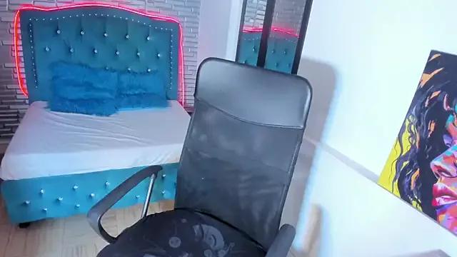 Try our streaming cams variety and talk on a personal level with our adorable girls streamers, showing off their bountiful shapes and dildos.