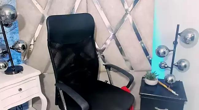 AnddieBaker from StripChat