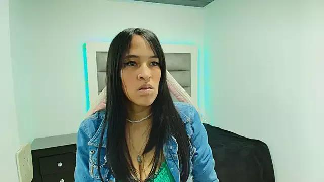 Andrea_brunnette from StripChat is Freechat