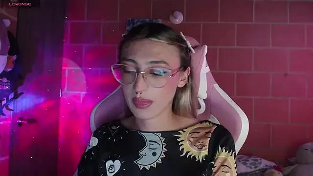 Andrea_camilaaa from StripChat is Freechat