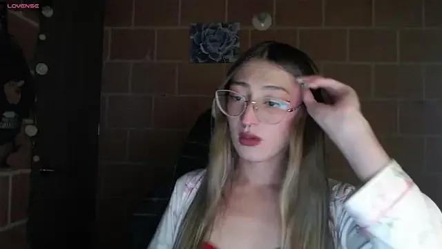 Try our streaming cams variety and talk on a personal level with our adorable girls streamers, showing off their bountiful shapes and dildos.