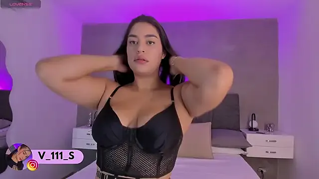 andreanix from StripChat is Freechat