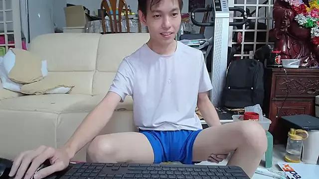 andrewooi from StripChat is Freechat