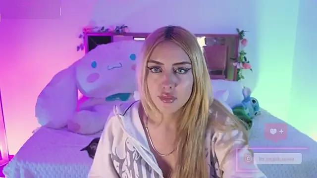 Try our streaming cams variety and talk on a personal level with our adorable girls streamers, showing off their bountiful shapes and dildos.