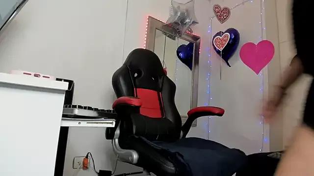 Try our streaming cams variety and talk on a personal level with our adorable girls streamers, showing off their bountiful shapes and dildos.