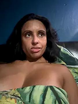 Angelaarayexx from StripChat is Freechat