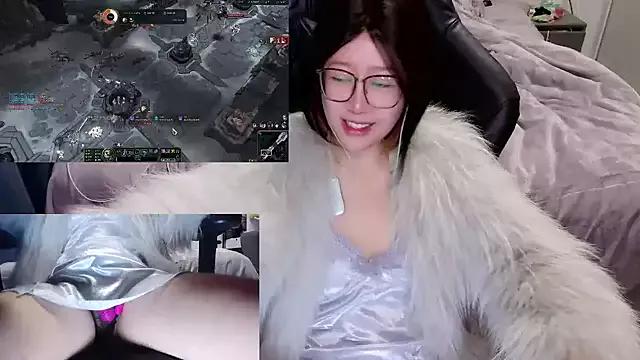 Try our streaming cams variety and talk on a personal level with our adorable girls streamers, showing off their bountiful shapes and dildos.