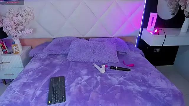 Try our streaming cams variety and talk on a personal level with our adorable girls streamers, showing off their bountiful shapes and dildos.