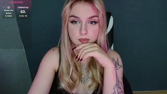 AngelicaHollywood from StripChat is Freechat