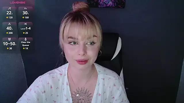 AngelicaHollywood from StripChat is Freechat