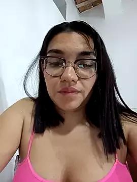 Angelie_squirt from StripChat is Freechat