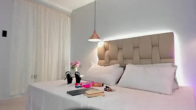 Angelina_Roa from StripChat is Freechat