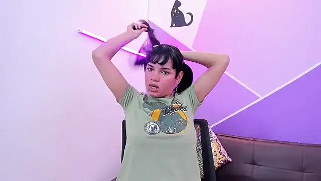 Angelina_rossy from StripChat is Freechat