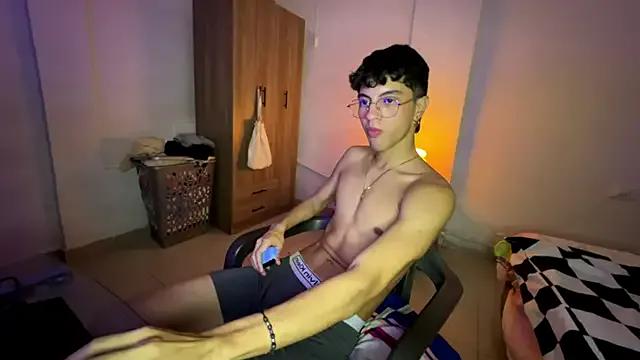 Angelligth from StripChat is Freechat