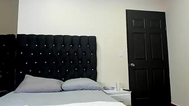 AngelynaW from StripChat is Freechat