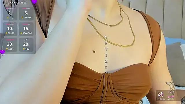 anna-henao from StripChat