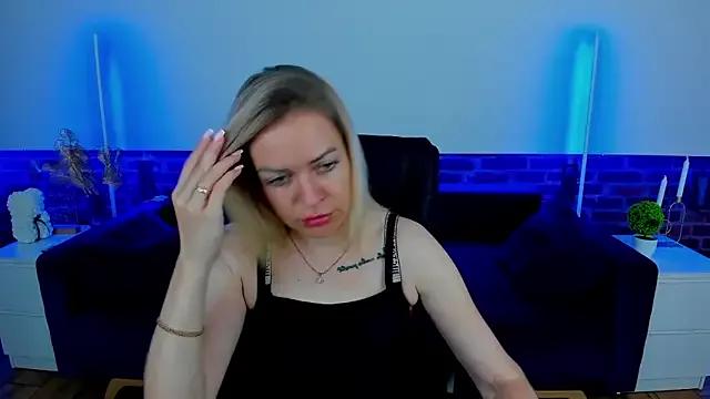 Anna_Snows from StripChat