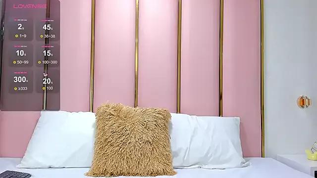 Try our streaming cams variety and talk on a personal level with our adorable girls streamers, showing off their bountiful shapes and dildos.