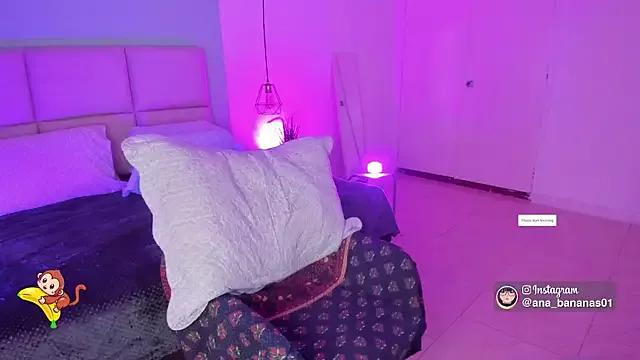 annabananas01 from StripChat is Freechat