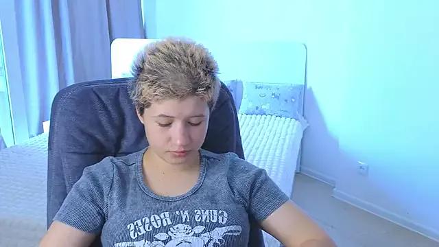 Annabella445 from StripChat