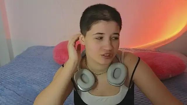 Annabella445 from StripChat