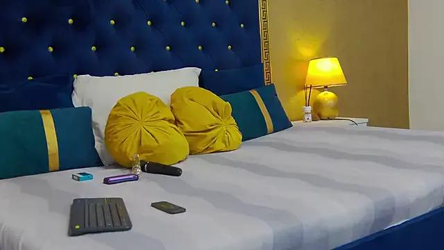 Try our streaming cams variety and talk on a personal level with our adorable girls streamers, showing off their bountiful shapes and dildos.