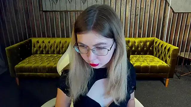 AnnaFoxyy from StripChat is Freechat